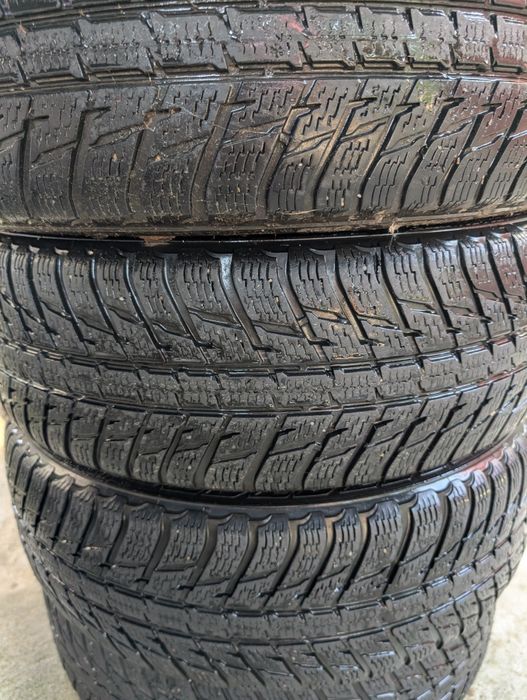 Set 4 Anvelope Iarnă Premium Nokian 215/65 R17 103H XL - 300 Lei/buc (Negociabil)