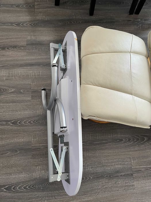 Масичка за деца ,маникюрист ,художник,и помощна за лаптоп