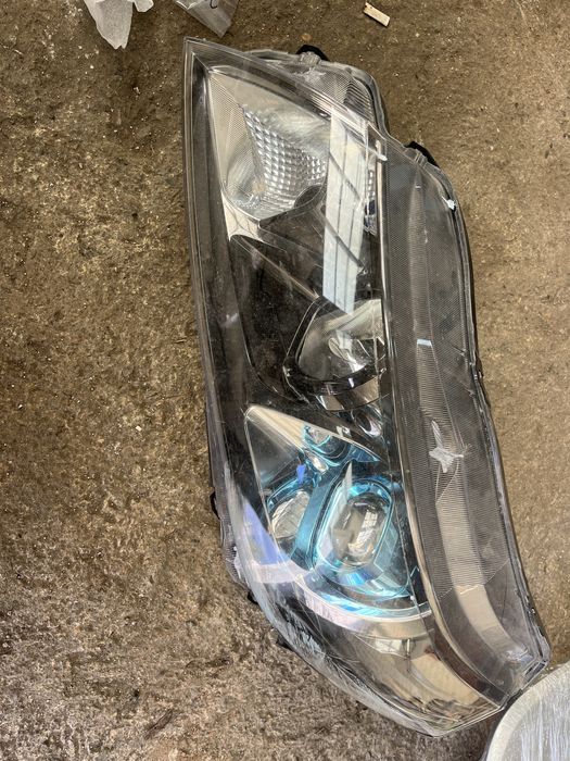 Фар Suzuki Vitara 2020г ляв и десен