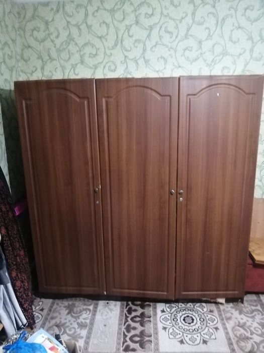 Продаются шкаф, окно , дверь , кий