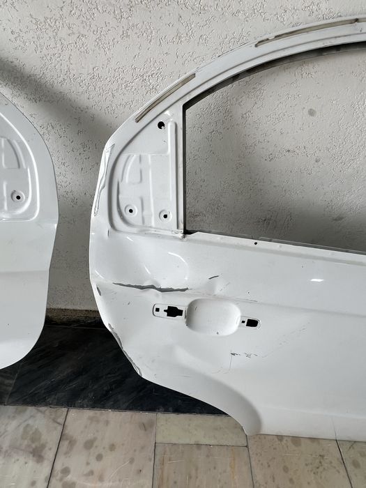 Nexia 3 orqa eshiklar sotiladi chap va ǒng