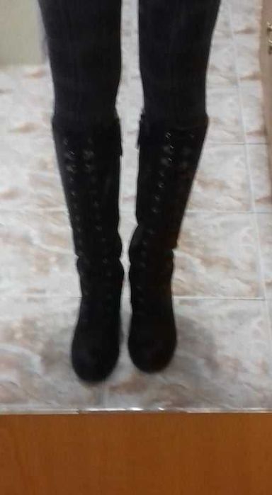 Eлегантни черни ботуши