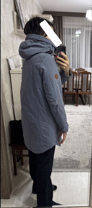 Продам куртку женскую