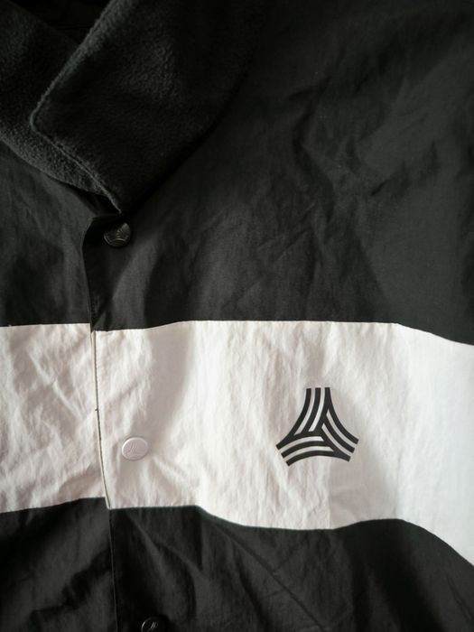 Яке ветровка Adidas x Undefeated