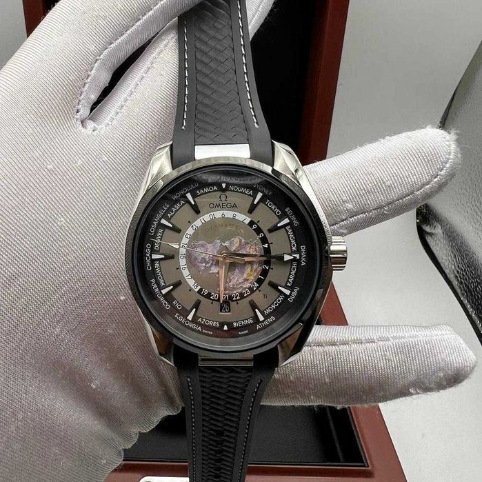OMEGA Aqua Terra 150M Worldtimer cu mișcare automată