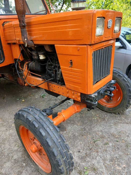 Tractor u650  disc si plug inclus.