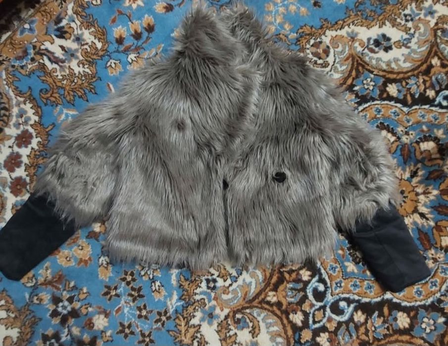 Blănță ,mărime S.Stare foarte bună.