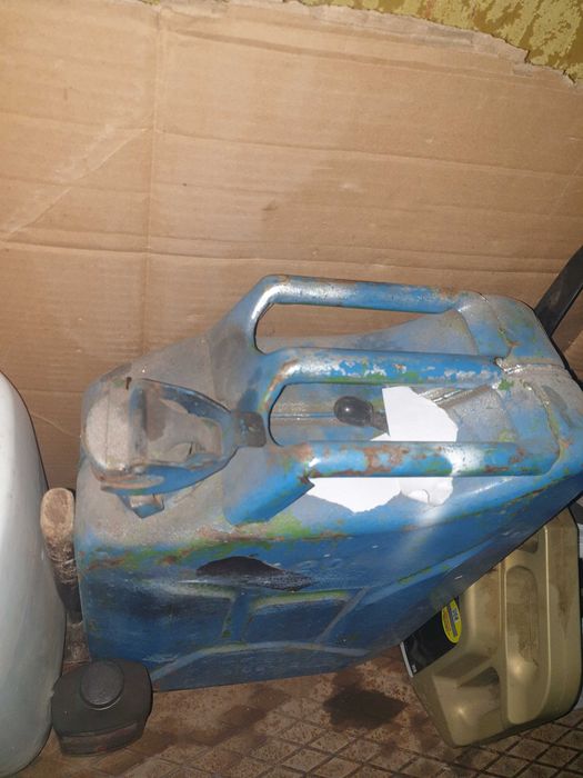 продается канистра