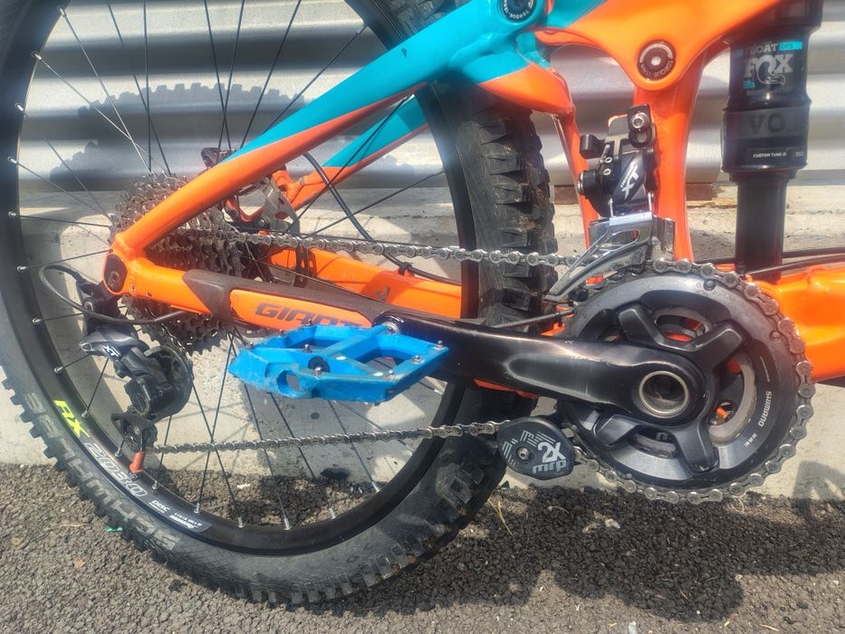 Vând bicicletă full suspension Giant Trance