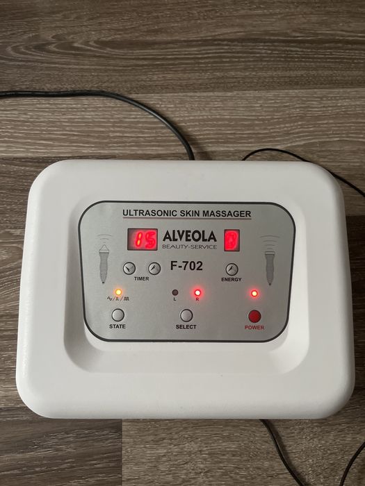 Ultrasonic skin massager