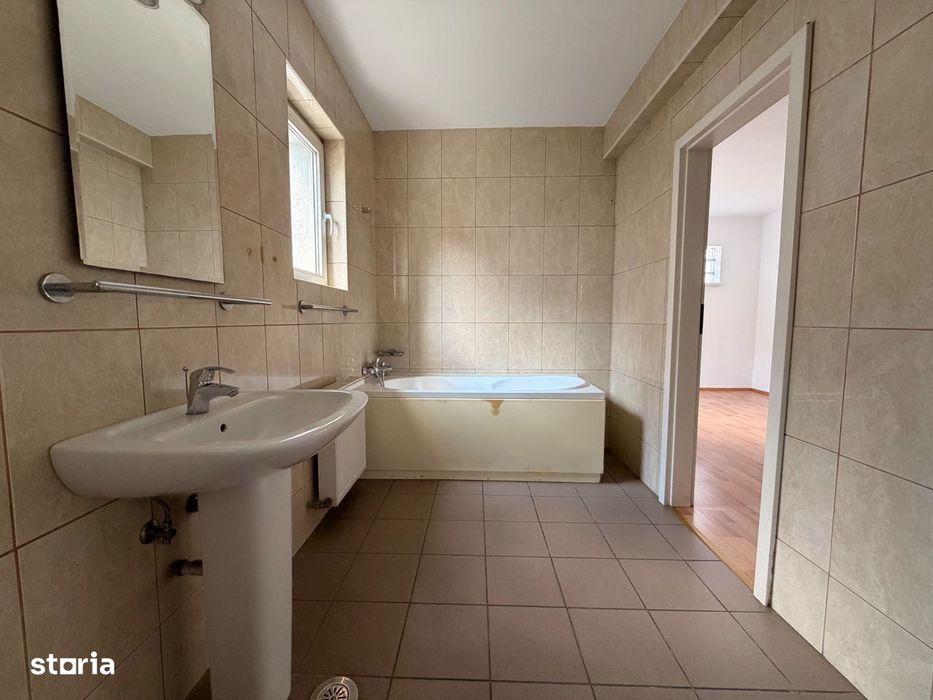 Casa + Garaj | Curte Libera