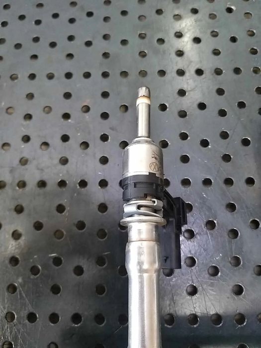 Injector 1.2 tsi skoda fabia 2 03f906036b