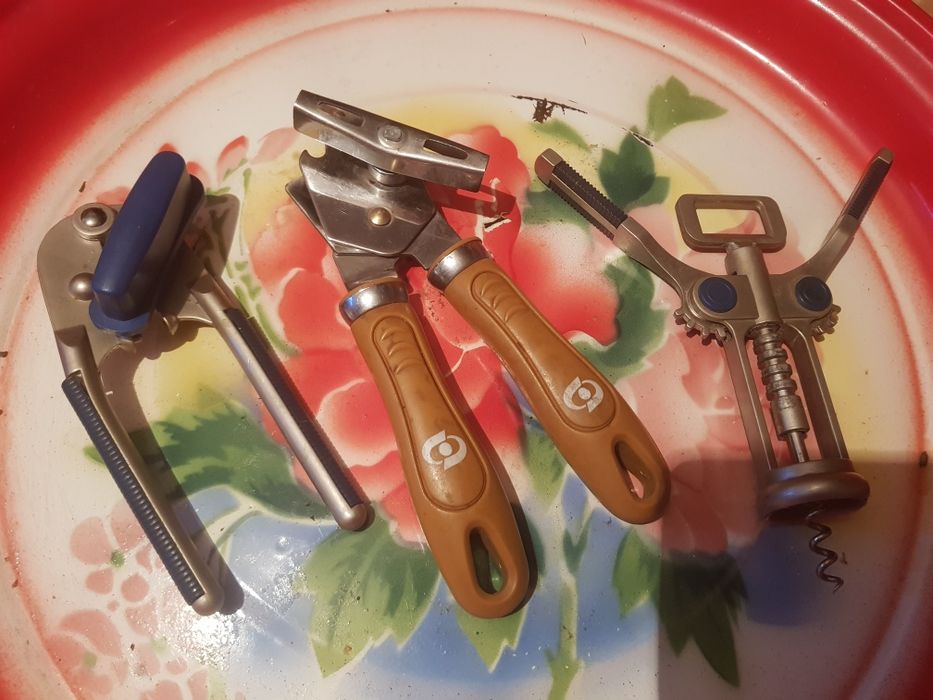 Открывашки  для консервных банок  штопор