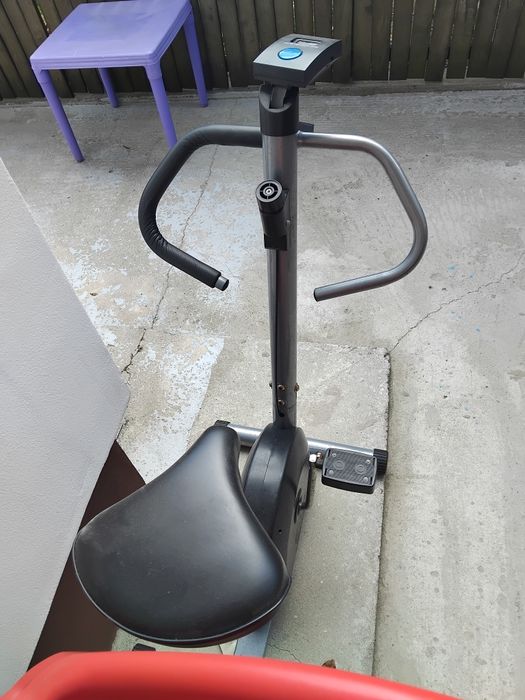 Trambulina , i bicicleta și anvelope vara !