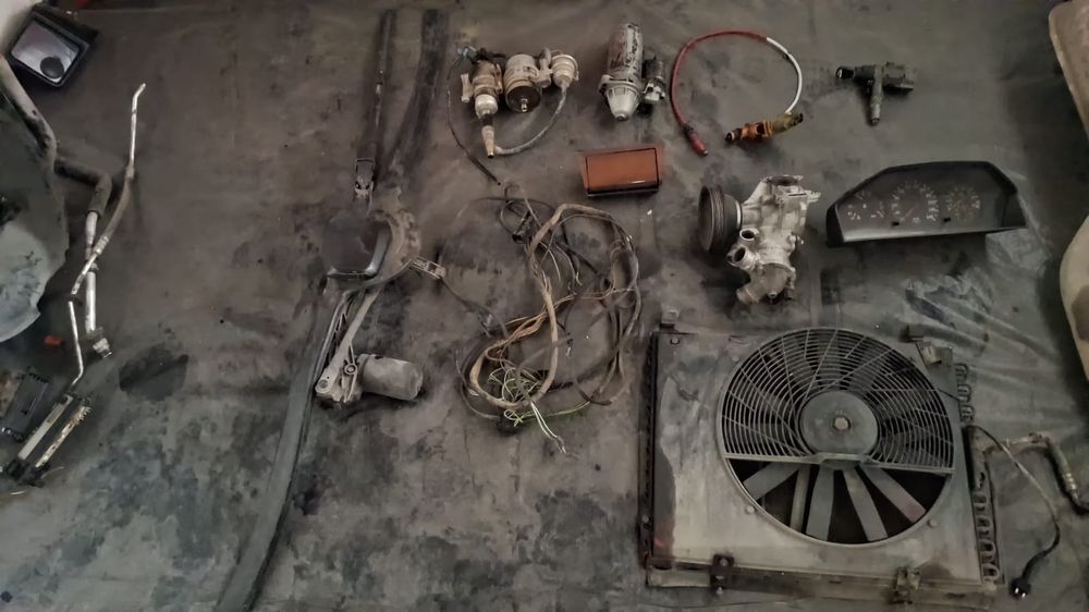 Запчасти мерс 124 Е 220 ,Е 280 наличие запчастей в описании по ценам