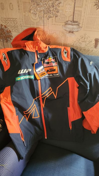 Куртка ветровка RED BULL, новая,оригинал, размер 48-50