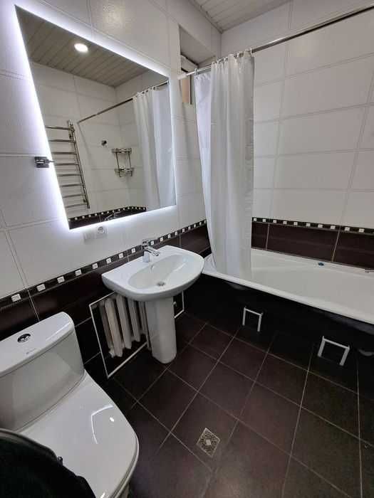 Срочно сдаётся 1 ком/1/5 на Мирзо Улугбекском Ор-р Максим Горький