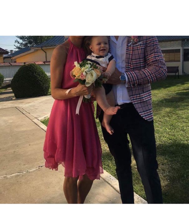 Vand rochii aproape noi marimea S!!