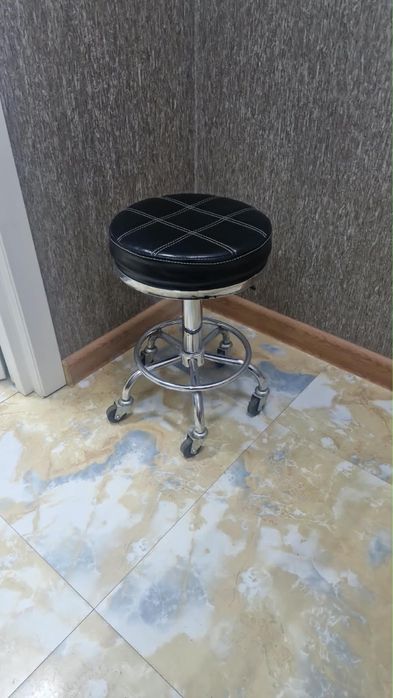 Продам стул для мастера