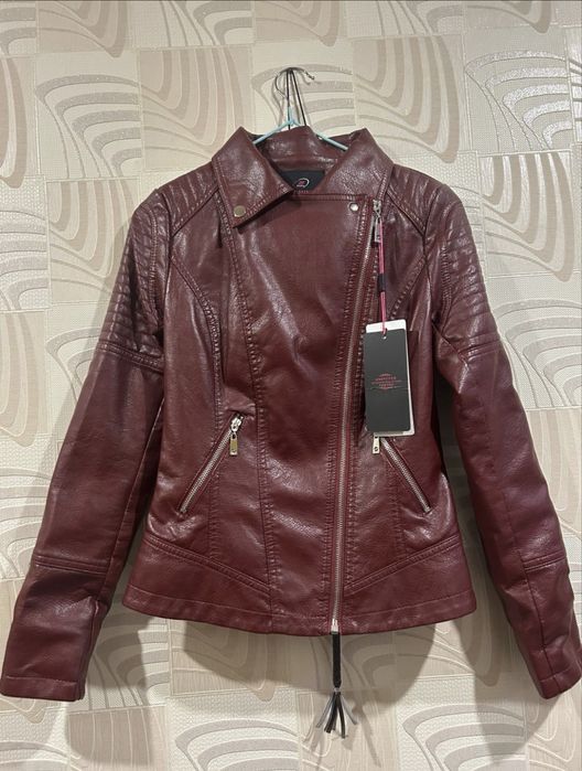 Кожанный куртка 42 разм. Новая качественная