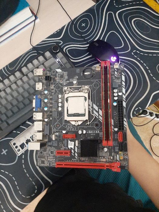 Материнский плат LGA1155