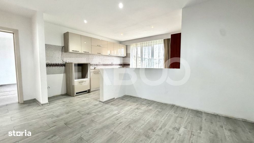 Apartament cu 3 camere de vanzare cu parcare Floresti