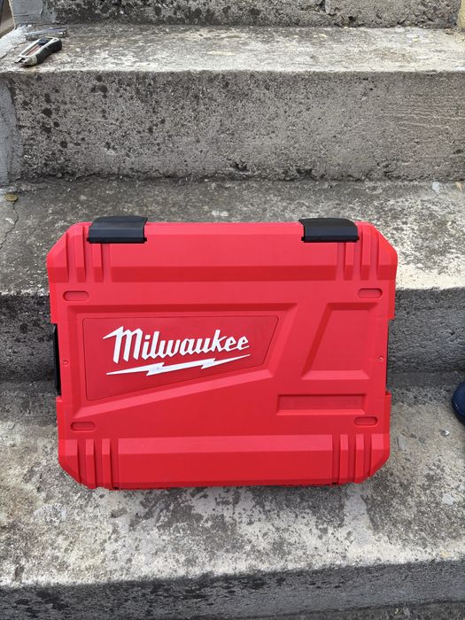 Комплект машини Bosch Professional + Milwaukee – гайковерт и ъглошлайфи