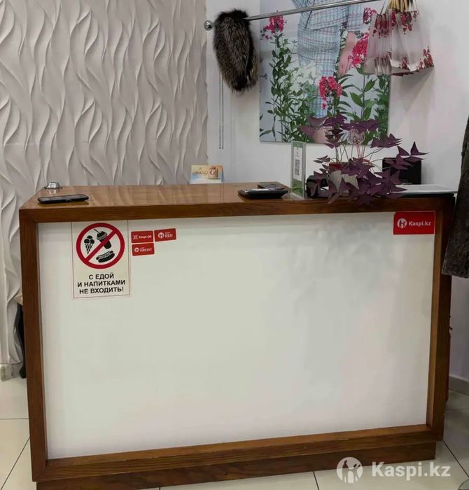 Ресепшн продаётся. . 
Продаётся ресепшн!
Состояние