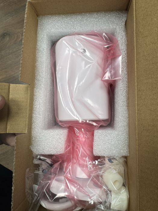 Продам видеокамеру Unv