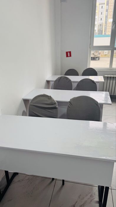 Парты школьные со стульями в комлекте