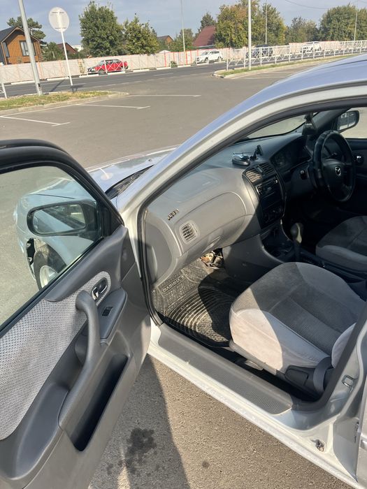 Продам Mazda Familia