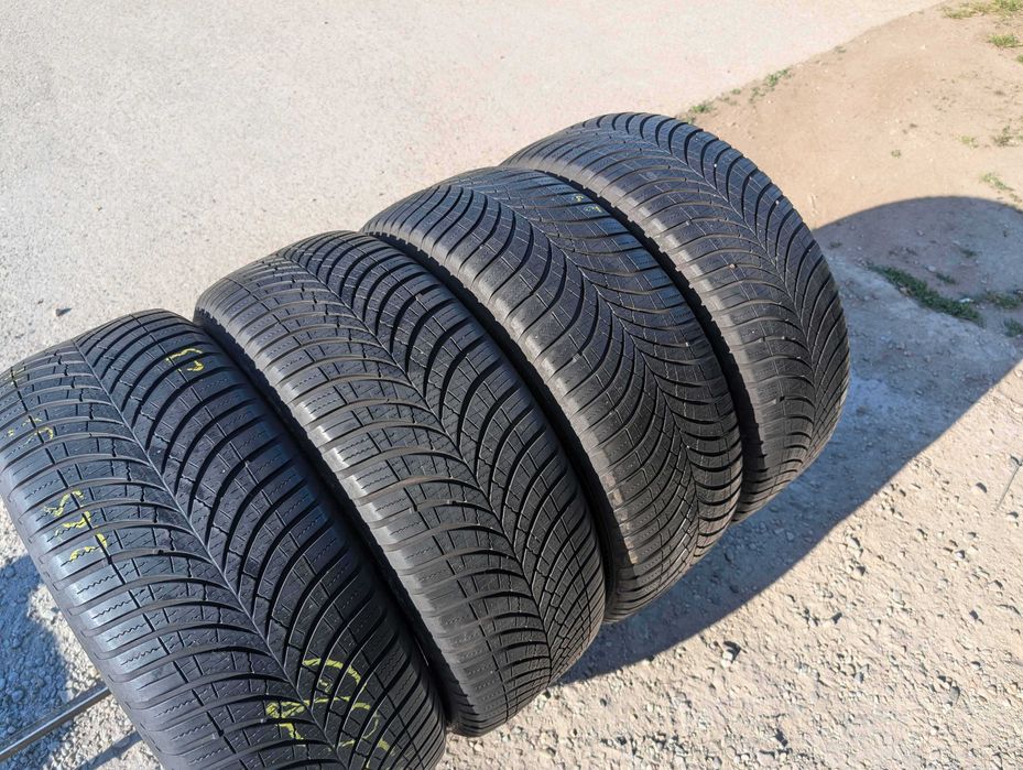 225/55 R17 • All Season • Goodyear Vector 4Seasons Gen 3 101W | 4 buc | DOT 2022-2024 | Pret/buc
