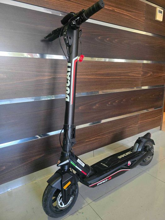 Електрически скутер тротинетка Ducati