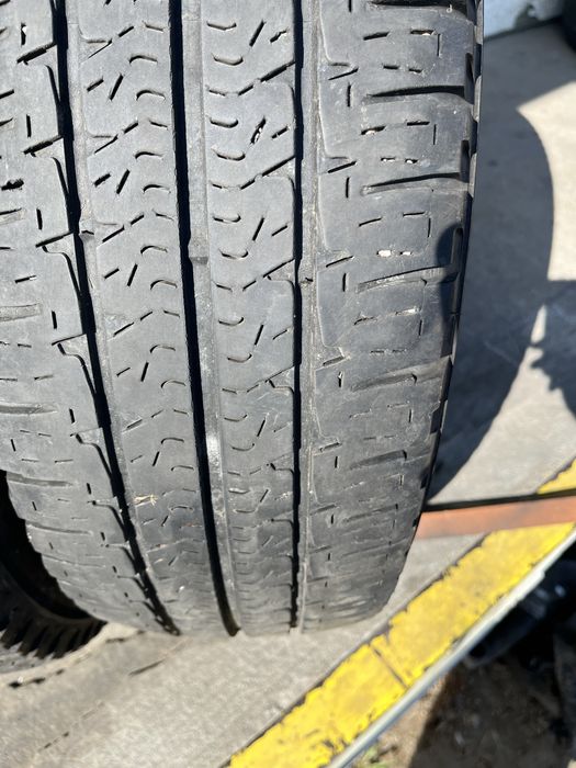 2 бр. гуми за бус 225/75/16CP Michelin DOT 1516 6 mm