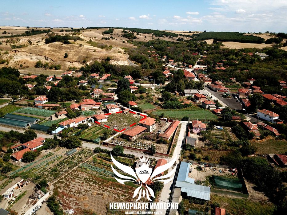 Продавам едноетажна къща с постройки 120РЗП с 997кв двор село Ахматово