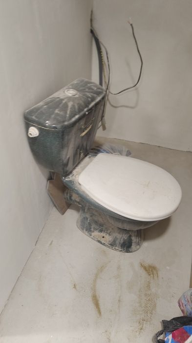 Унитаз б.у. Пыльный