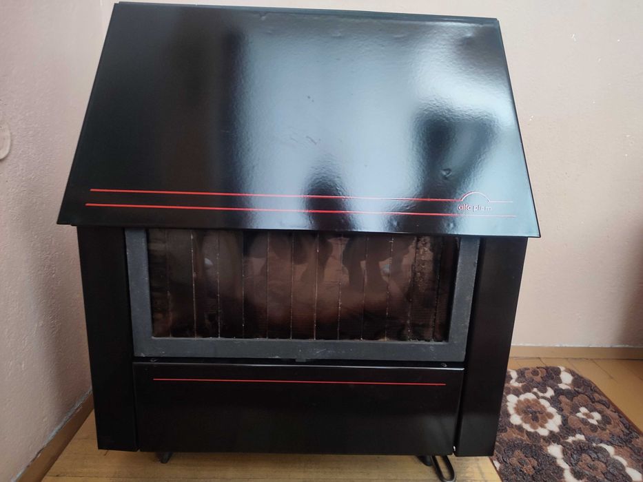 Камина на дърва за огрев