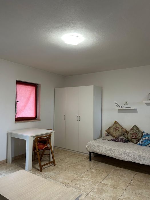 Inchiriez garsoniera 35 mp