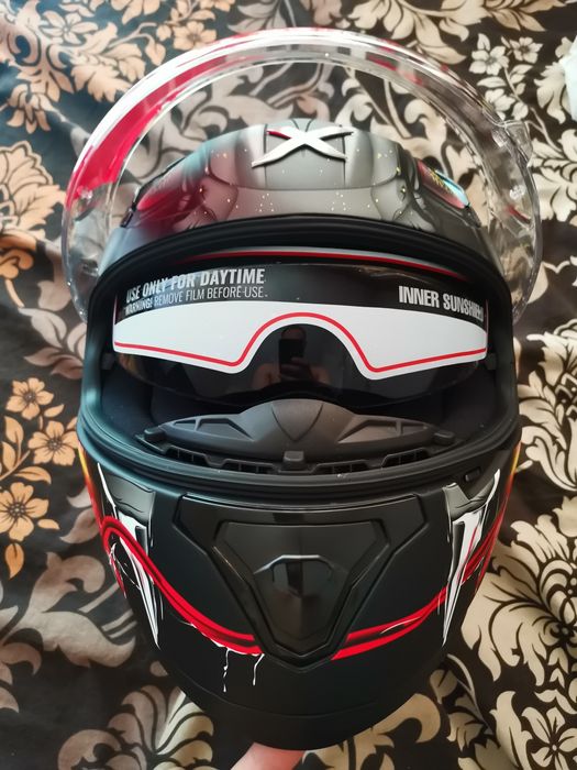 Каска за мотор Axor Apex Venomous с очила