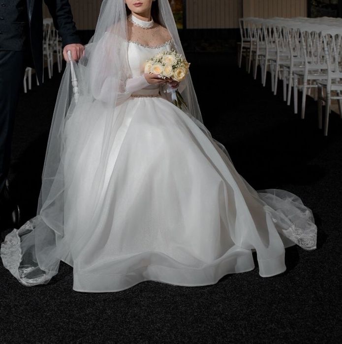 Vând rochie de mireasă
