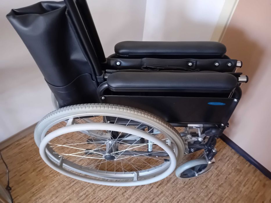 Нова инвалидна количка до 115 кг.