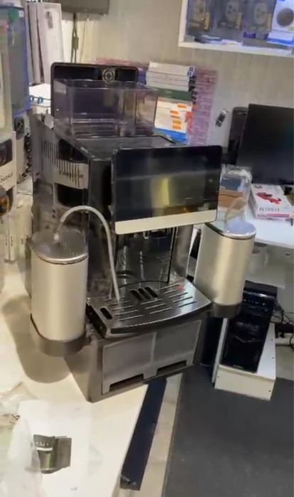 Продам кофемашина новый