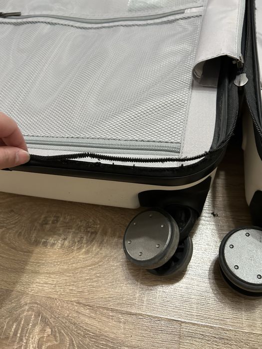 Продам чемодан xiaomi