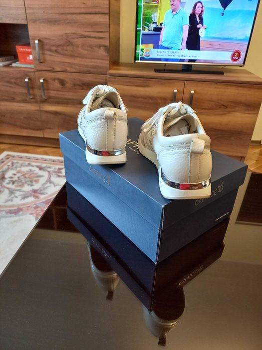 ПЕРФЕКТНИ дамски кожени спортни обувки  CAPRICE