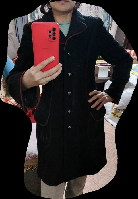 Продам халат новый  и пальто 42 размер