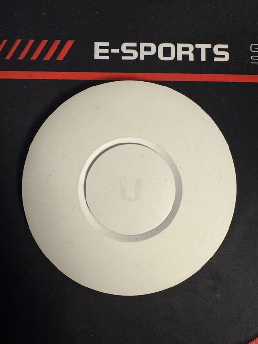 AP/Router Ubiquiti UniFi nanoHD WiFi AC Wave 2 MU-MIMO – profesional