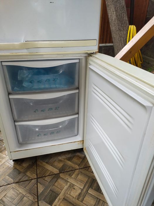 Продам холодильник б/у