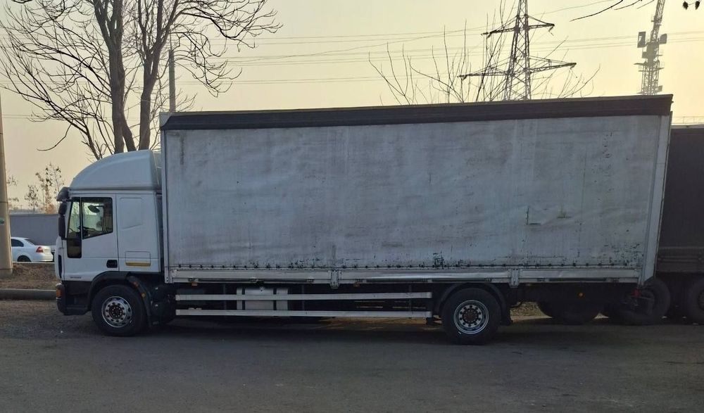 Kuzof sotiladi 60 kuba