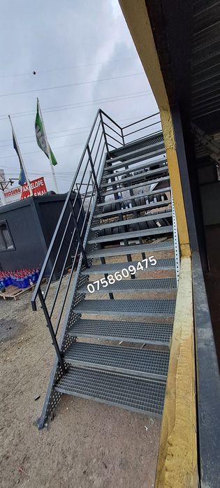 Scări metalice zincate