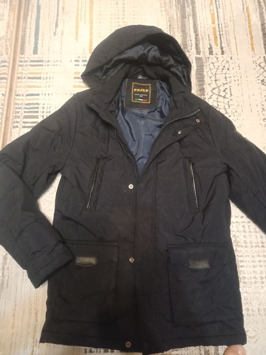 Продам детскую куртку 44 примерно на рост 150